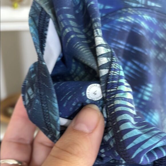Lululemon Invigorate High-Rise Tight 25" *Foil
Shapeshifter Flux Blue Multi 4 - Picture 4 of 8